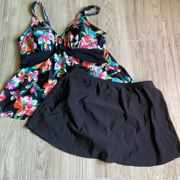 Miraclesuit 2 piece Bathing suit - Picture 1 of 6